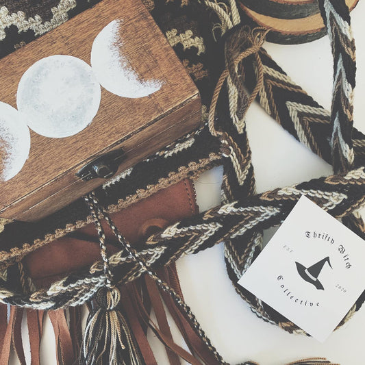 Crescent Moon Treasure Box | @fiatheartist