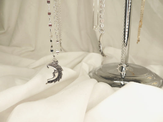 Planetary Array of Necklaces