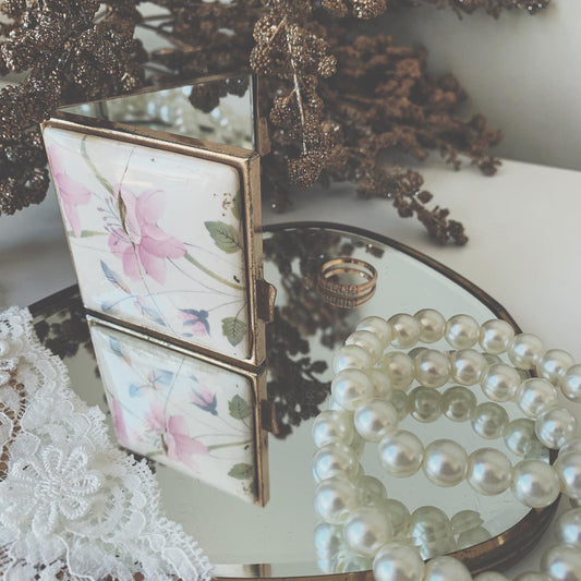 Perfectly Imperfect Compact Mirror